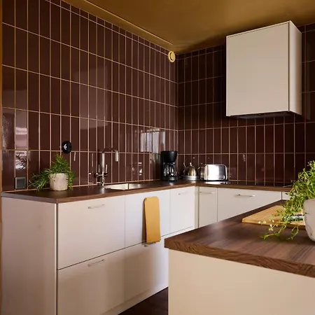 Appartement Amazing 3br, Balcony And Parking *