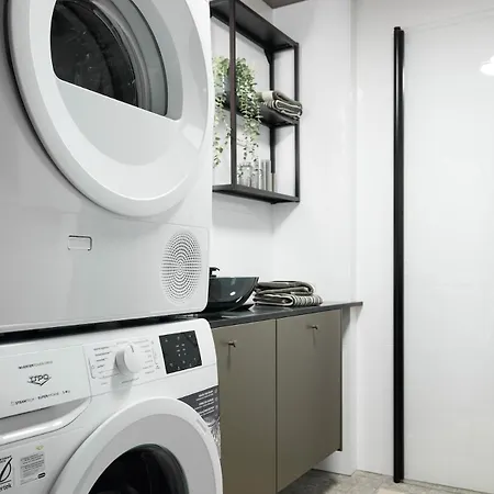 Appartement Amazing 3br, Balcony And Parking *